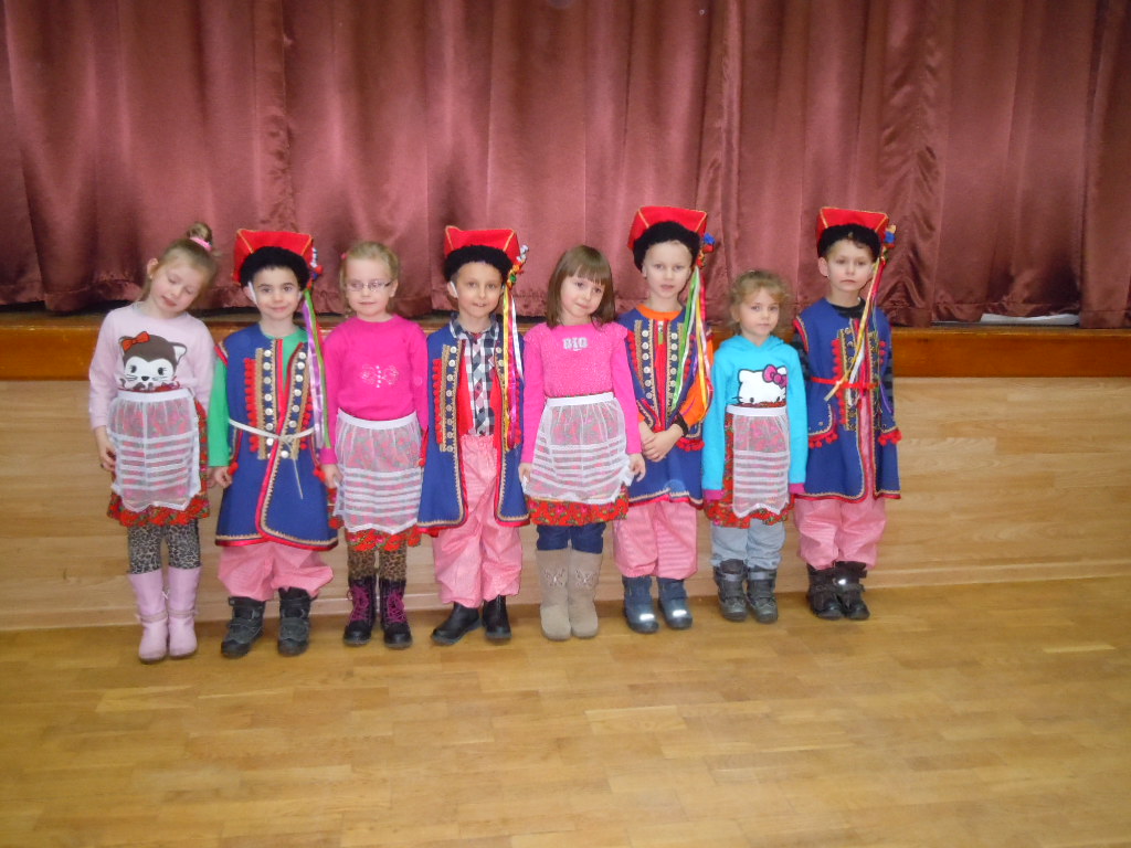 Warsztaty pn. „Tradycyjny strój regionalny – podstawy wykonania stroju dąbrowskiego dla dziewczynek i chłopców”